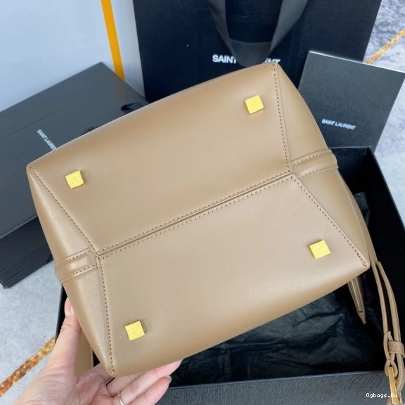 37 YSL LARGE BAG-26*20*12CM LE 0821